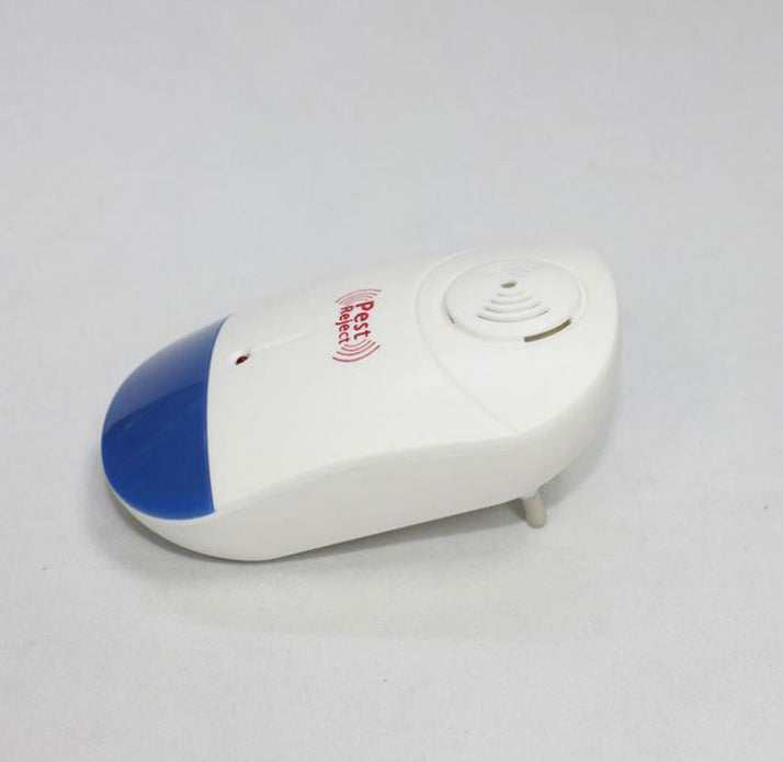 Ultrasonic pest reject device plugged into wall for indoor rodent and insect control